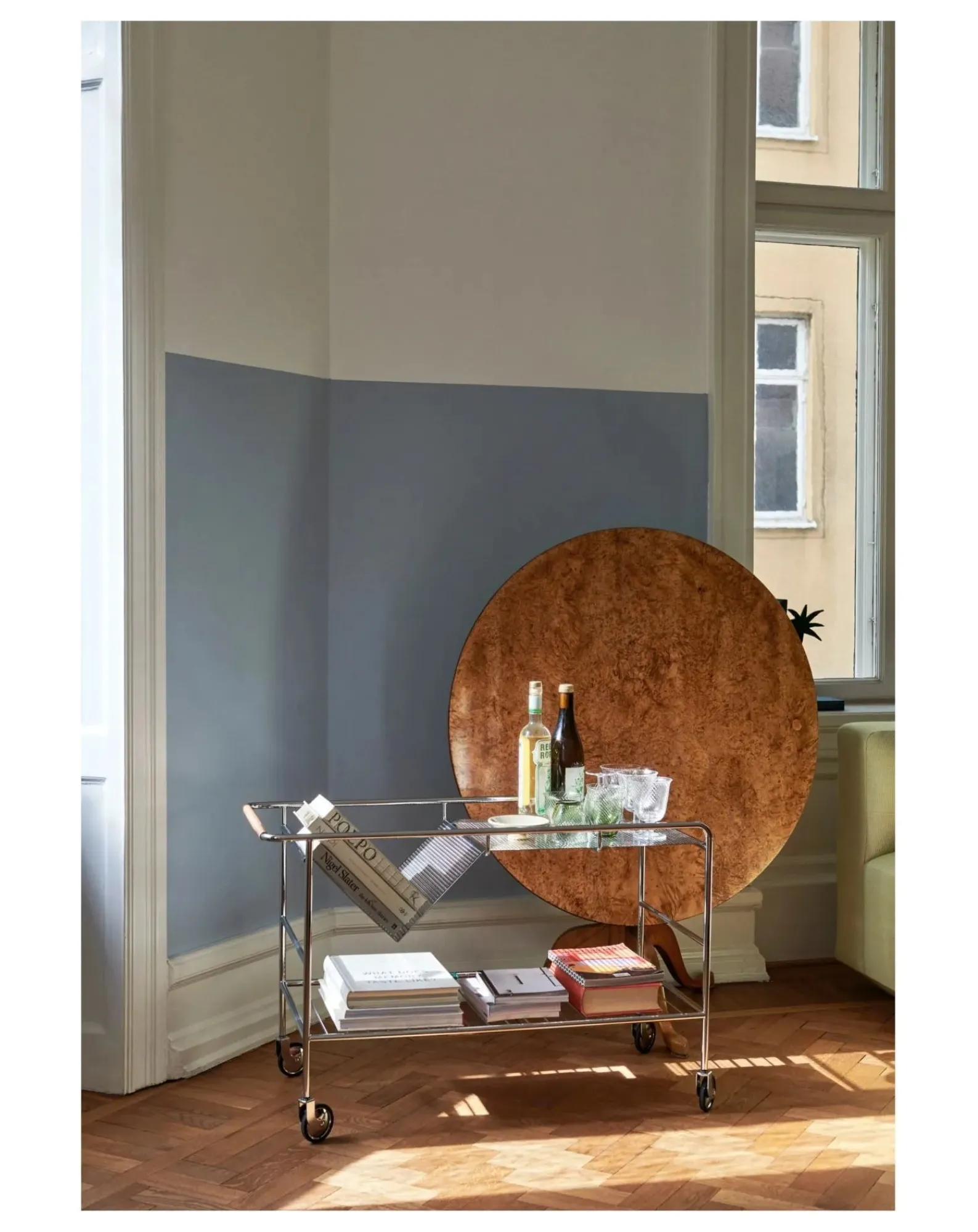 & Tradition Tables, Bureaux-Alima NDS1 Table on Wheels Chêne
