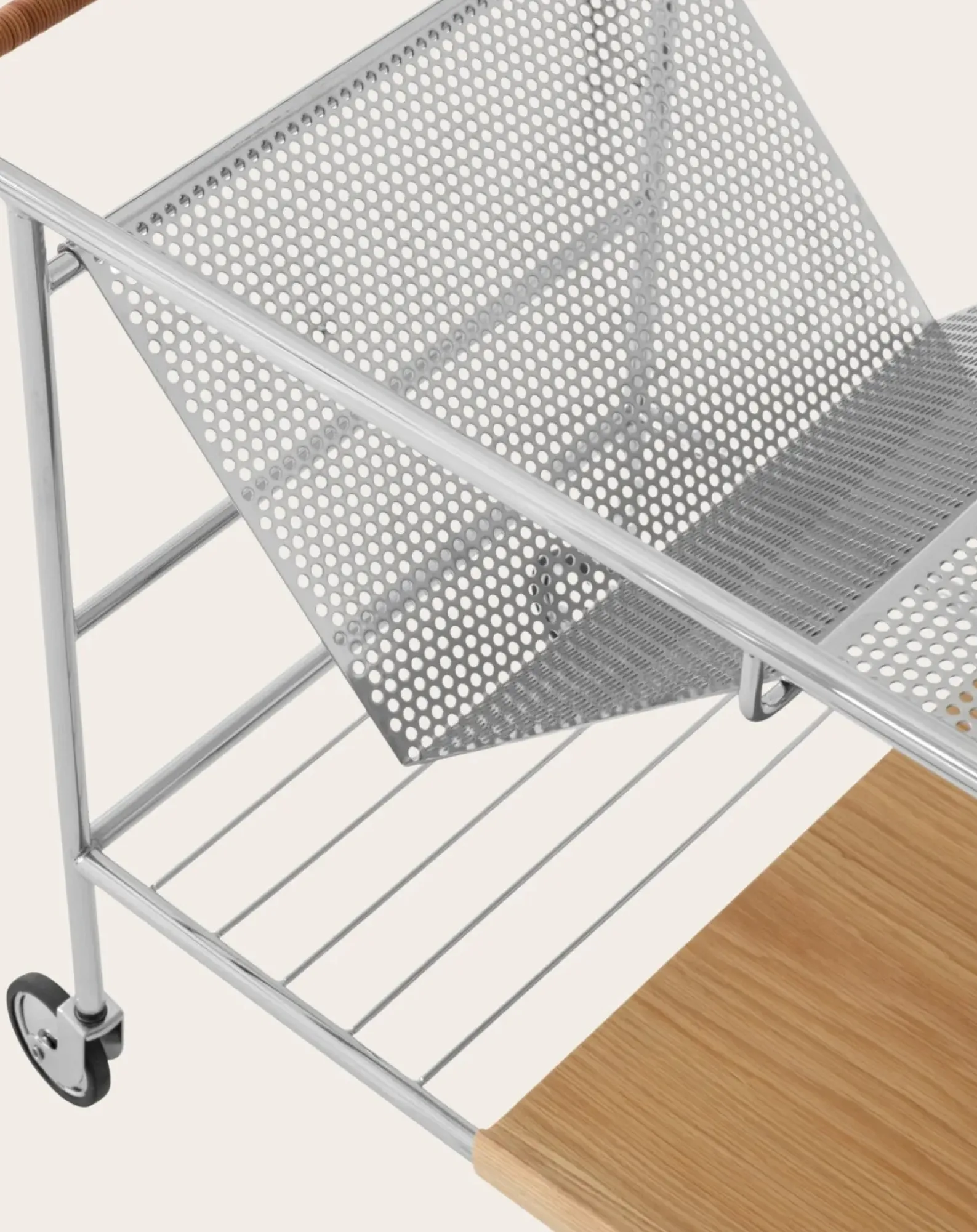 & Tradition Tables, Bureaux-Alima NDS1 Table on Wheels Chêne