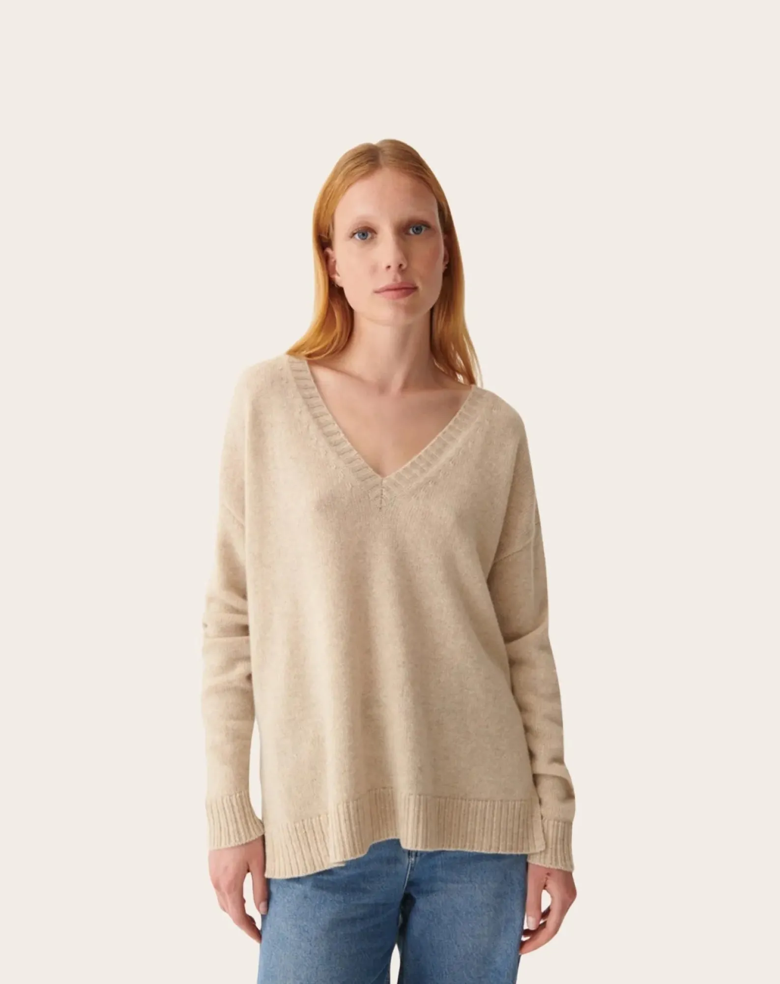 Bompard Pulls, Gilets-Cashmere V-neck sweater Avoine