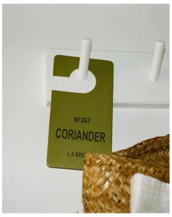 L:A BRUKET Bougies, Senteurs-Coriander Scented Hanger 247 Non teinté