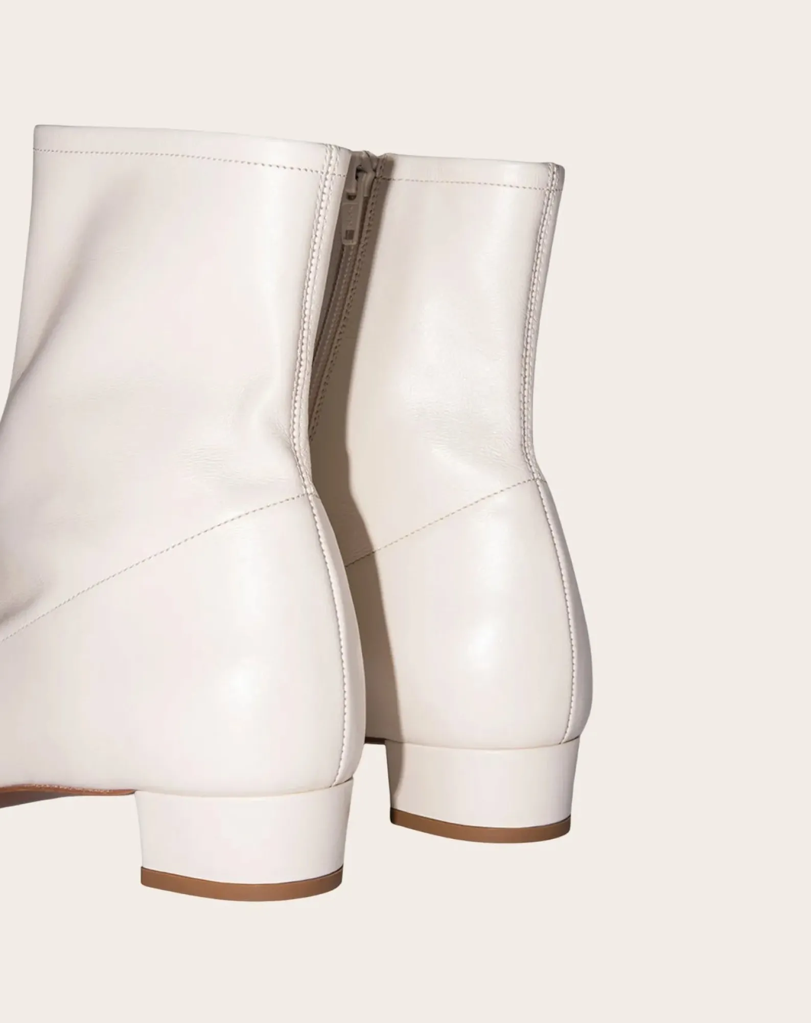 BY FAR Boots, Bottes-Este boots Blanc