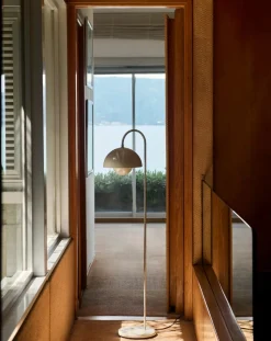 & Tradition Lampadaires-Flowerpot VP12 floor lamp, Verner Panton Gris