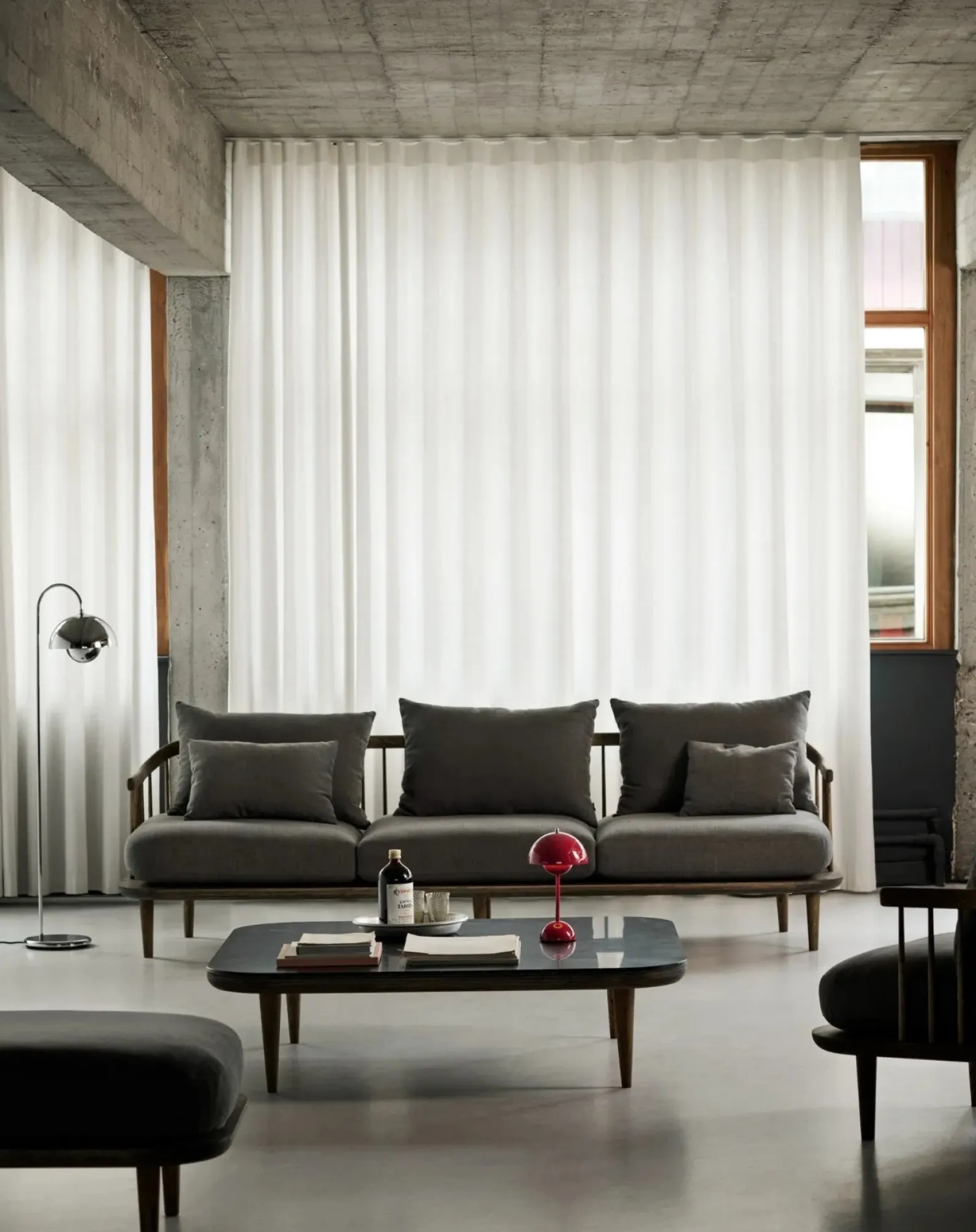 & Tradition Lampadaires-Flowerpot VP12 floor lamp, Verner Panton Chromé