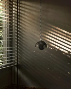 & Tradition Suspensions-Flowerpot VP1 suspension lamp, Verner Panton Chromé