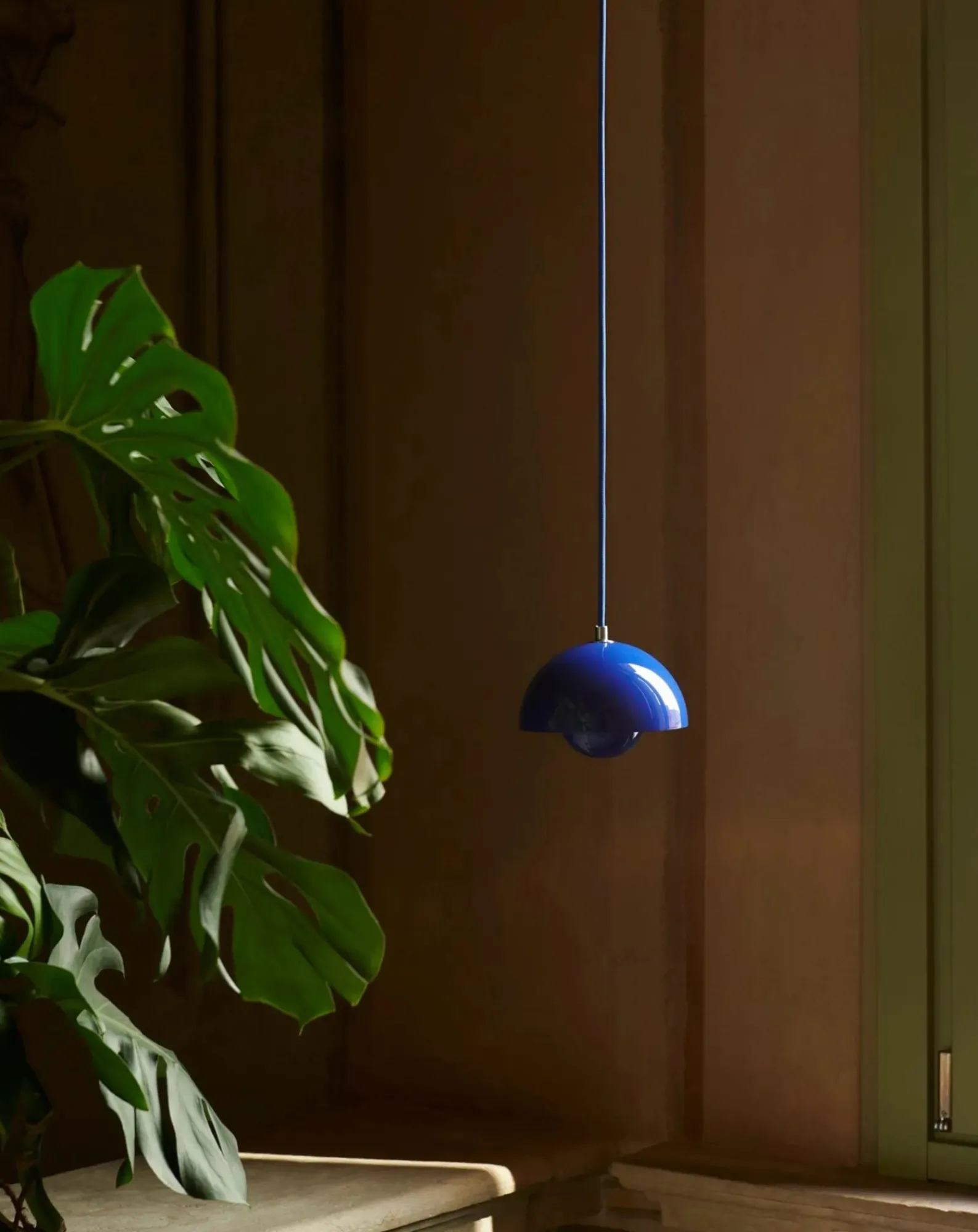& Tradition Suspensions-Flowerpot VP10 suspension lamp, Verner Panton Bleu
