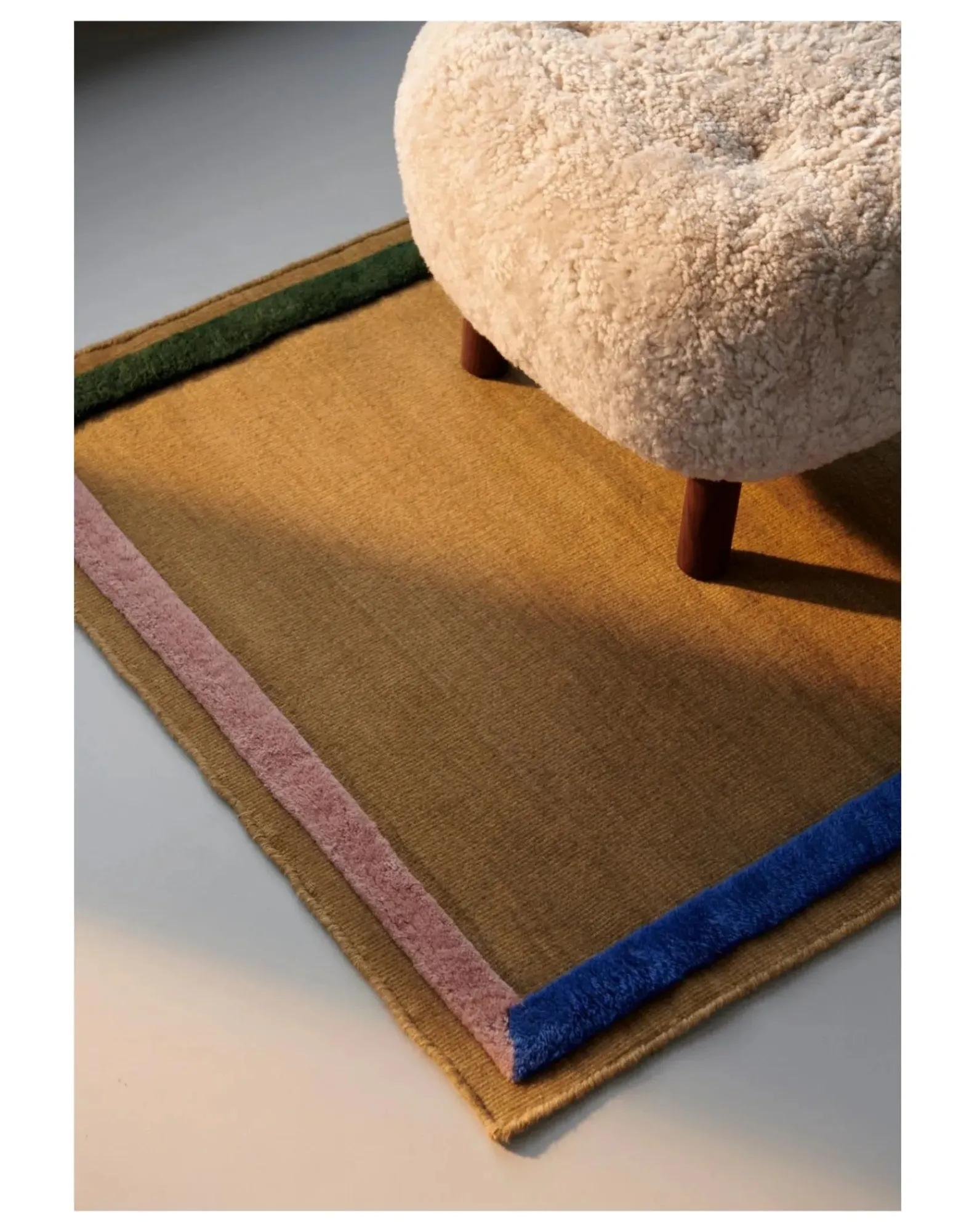 & Tradition Tapis-Framed Rug Beige