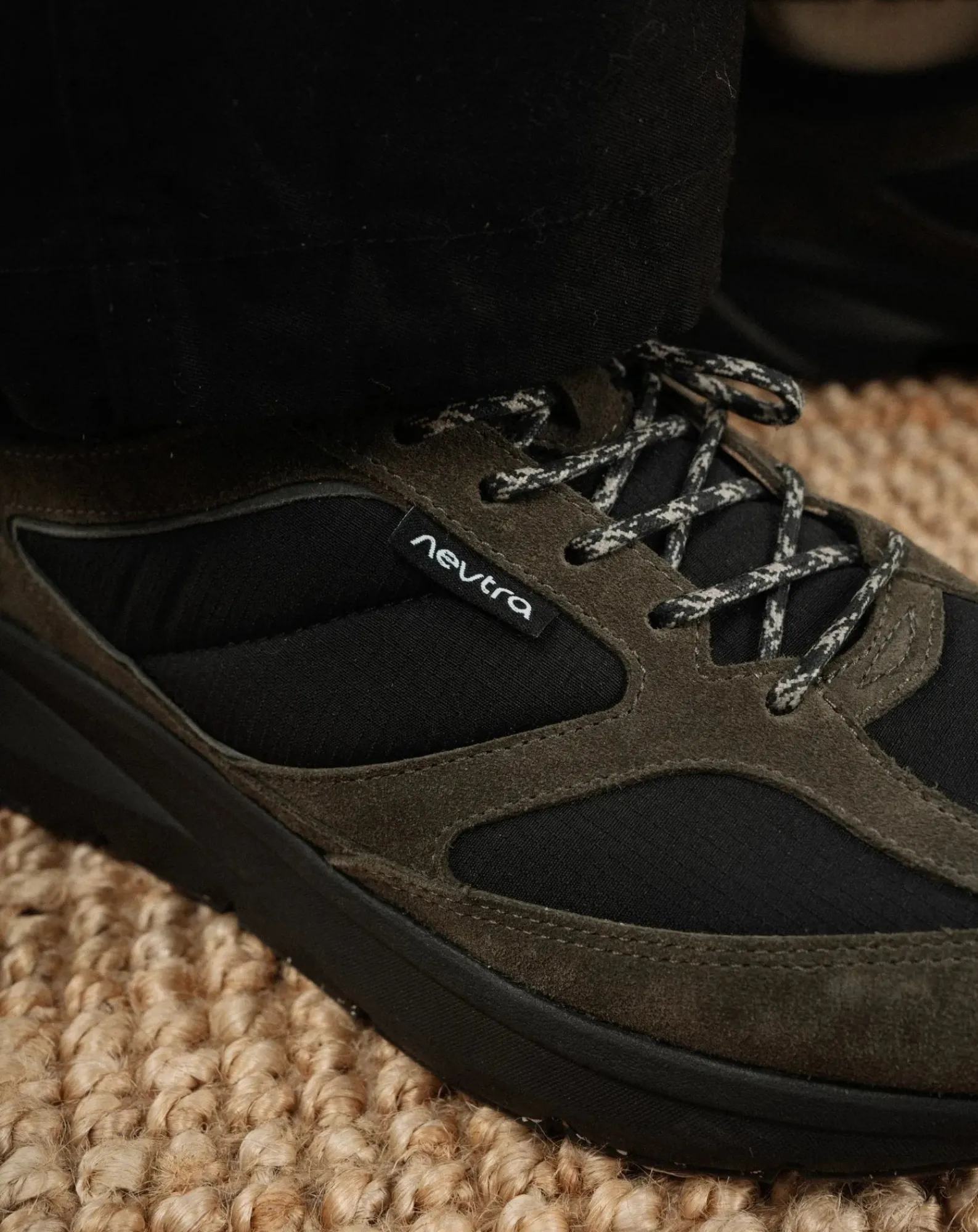 Neutra Baskets-Hakone V.2 Ristop RV2006-010 Lace-Up Sneakers Vert kaki
