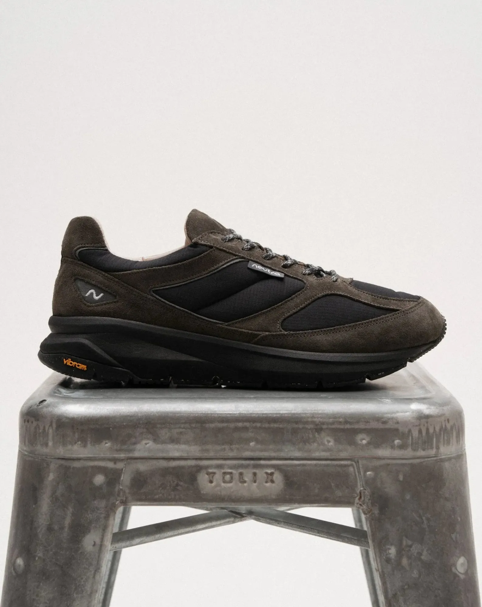 Neutra Baskets-Hakone V.2 Ristop RV2006-010 Lace-Up Sneakers Vert kaki