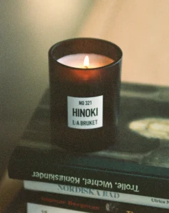L:A BRUKET Bougies, Senteurs-Hinoki scented candle - 260g Non teinté