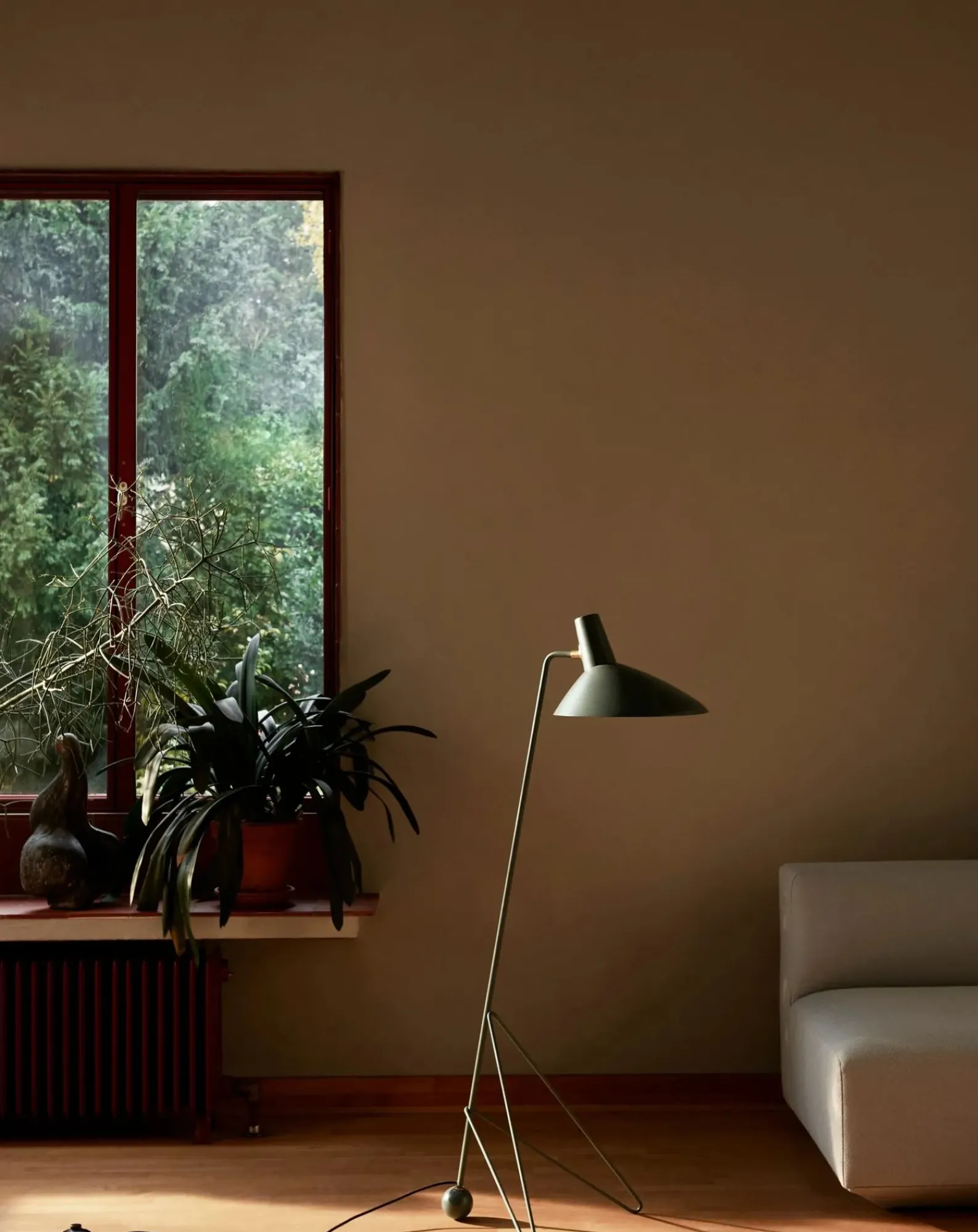 & Tradition Lampadaires-HM8 Tripod floor lamp, Hvidt & Mølgaard Noir