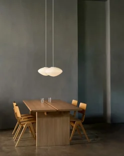 & Tradition Tables, Bureaux-Ita OS1 dining table Chêne clair