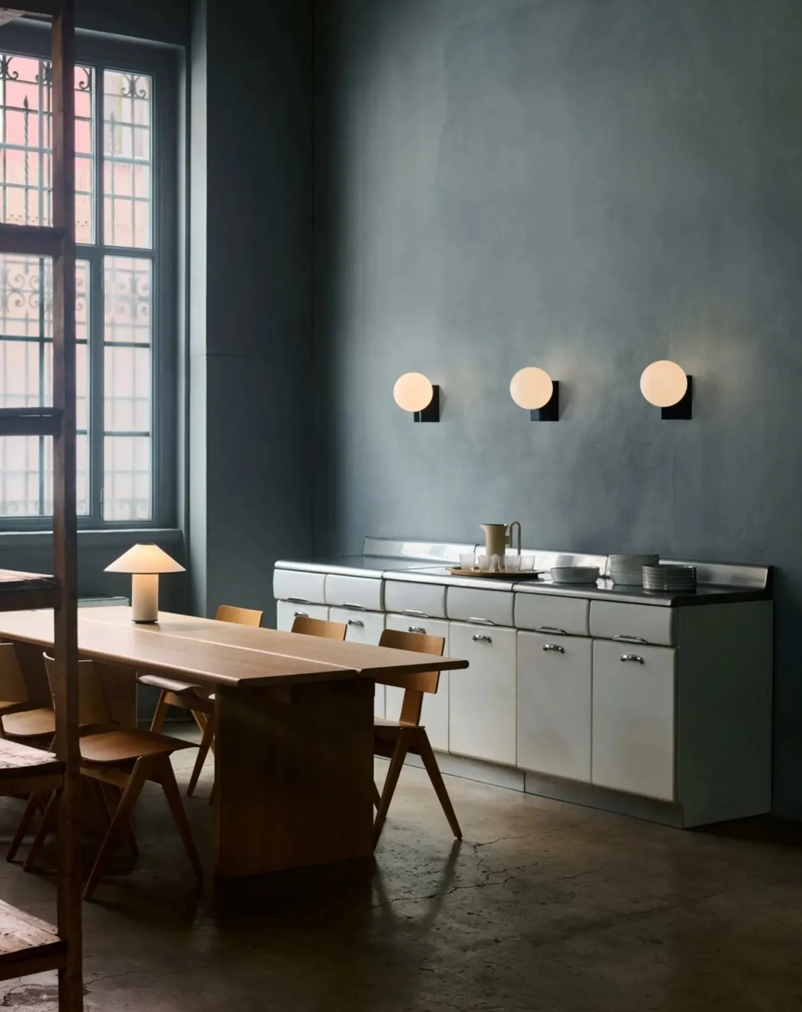 & Tradition Tables, Bureaux-Ita OS2 dining table Chêne clair