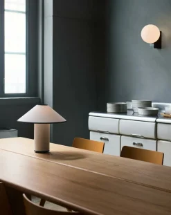 & Tradition Tables, Bureaux-Ita OS2 dining table Chêne clair