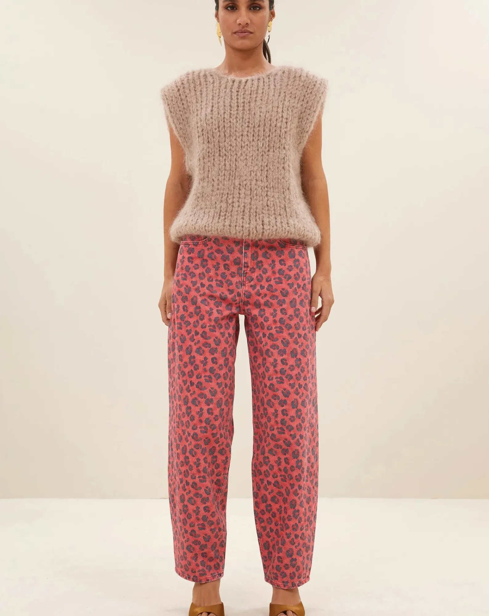 By Bar Pulls, Gilets-James Spencer Mohair Sleeveless Sweater Beige