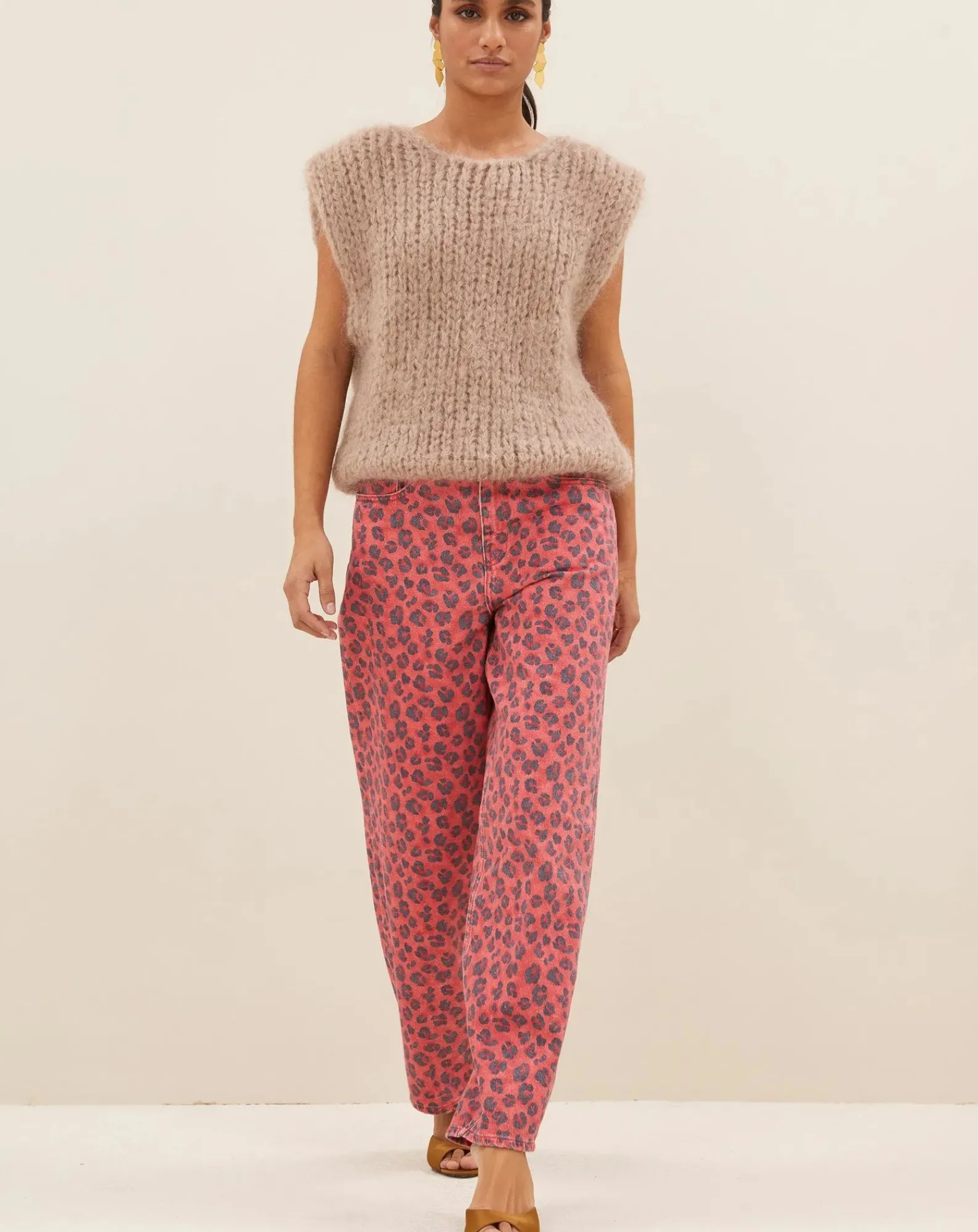 By Bar Pulls, Gilets-James Spencer Mohair Sleeveless Sweater Beige