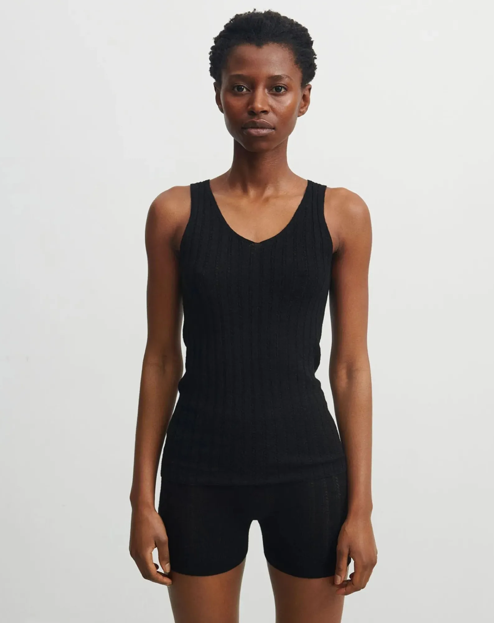 FUB Blouses, Chemises-Merino wool tank top - Women's collection Noir