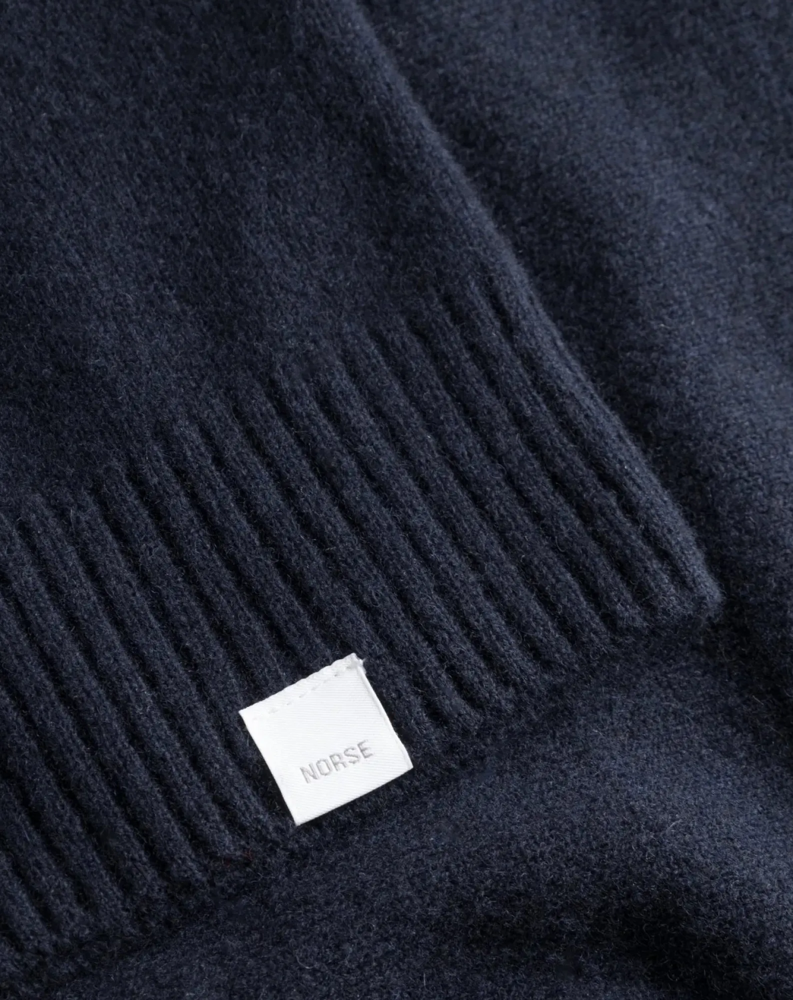 Norse Projects Pulls, Gilets-Polo Norse Standard Merino wool Bleu foncé