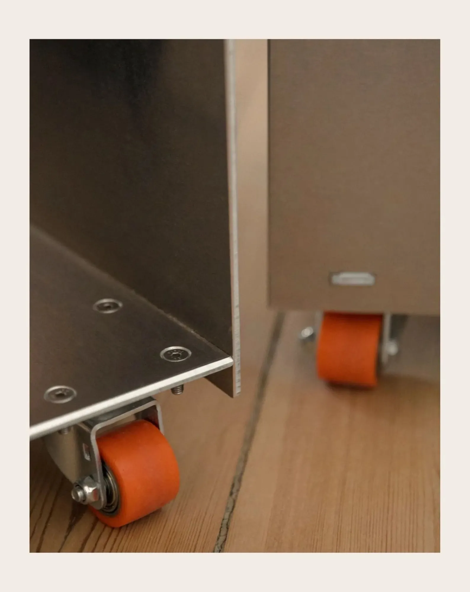 Frama Tables, Bureaux-Rivet Box Side Table Aluminium