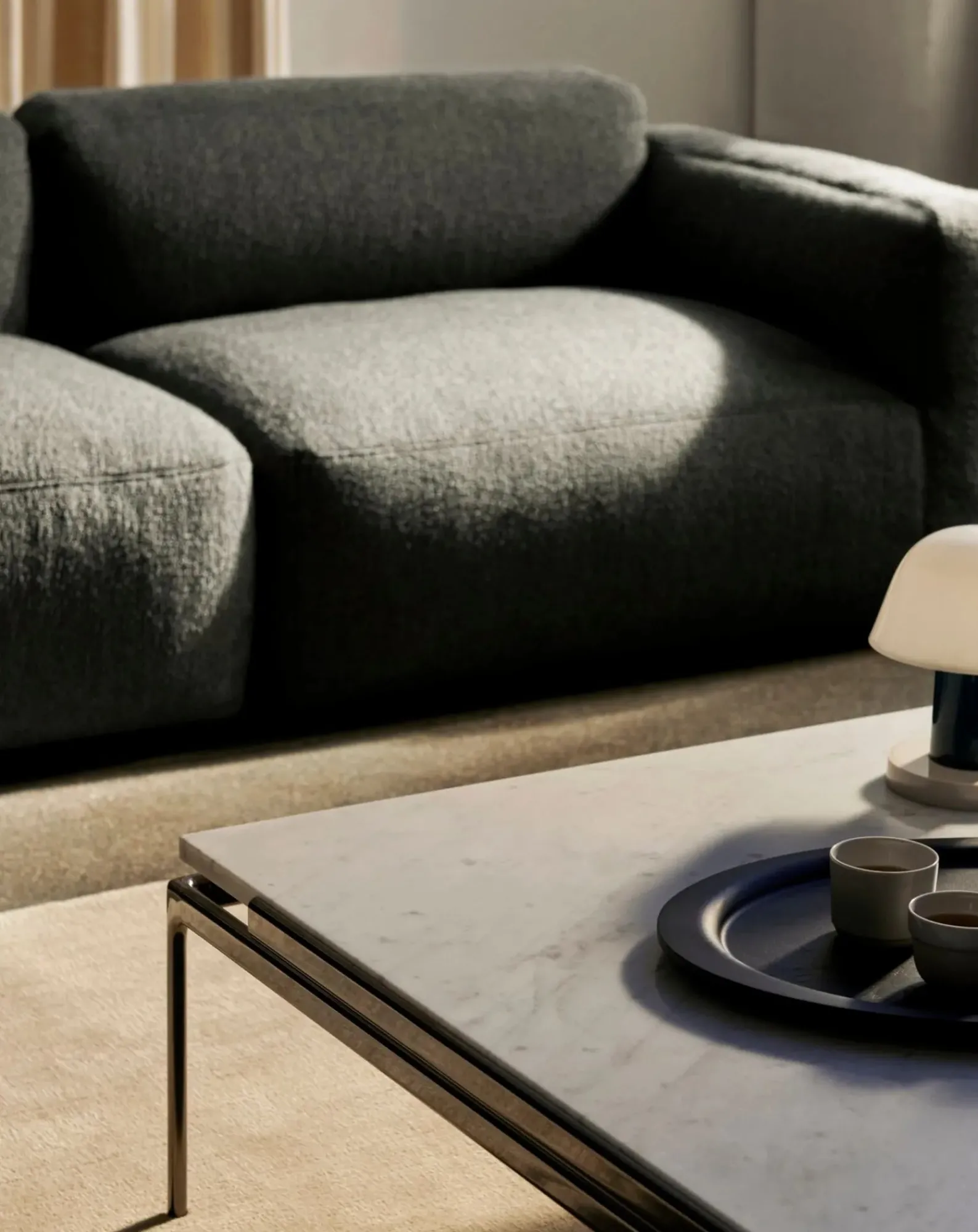 & Tradition Tables, Bureaux-Table Sett LN13, Luca Nichetto Marbré blanc