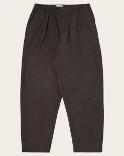 Universal Works Pantalons, Jeans-Track Pleated Pants Marron