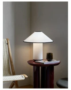 & Tradition Tables, Bureaux-Tung JA3 Side Table Rouge foncé