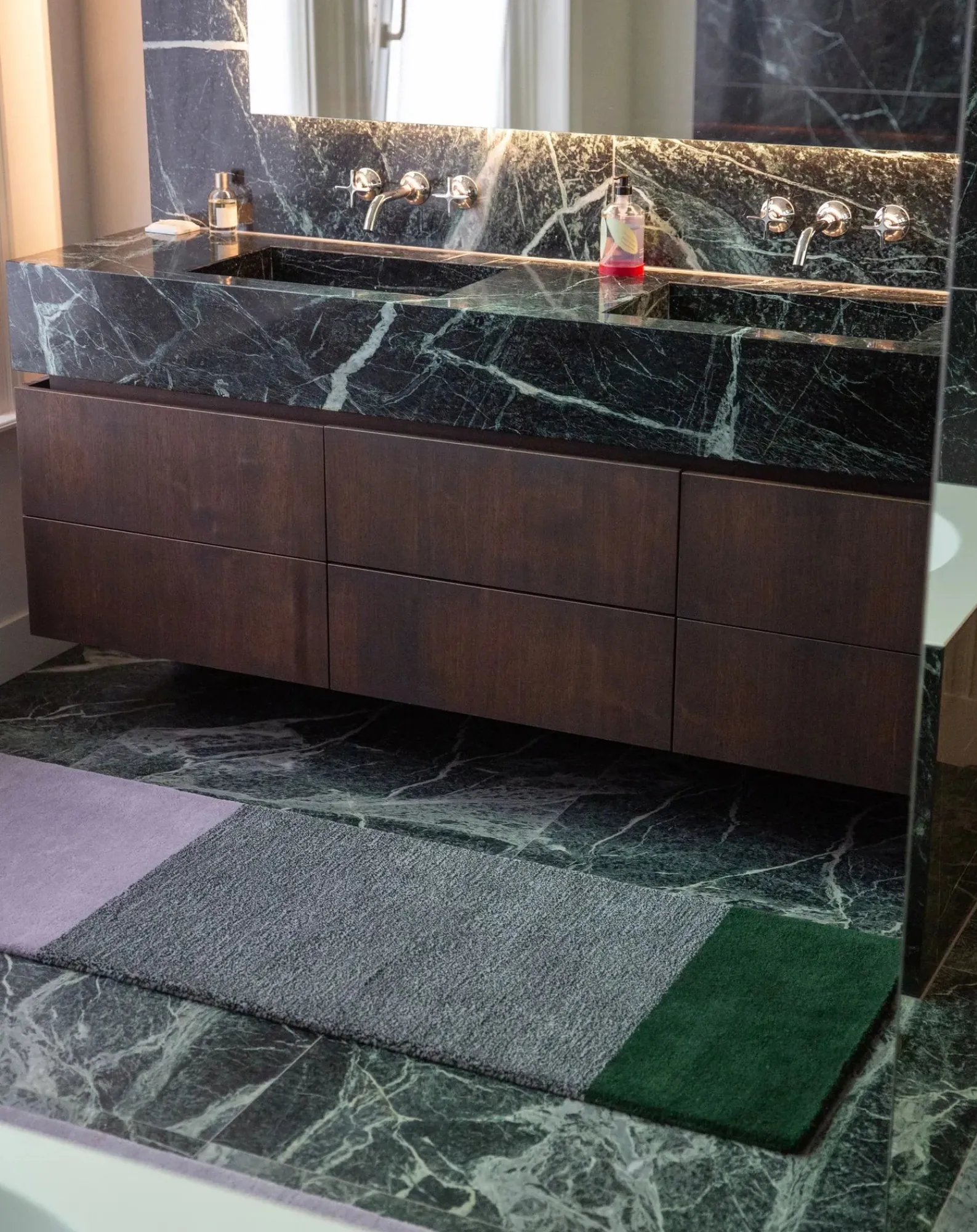 Suite 702 Tapis-Wool carpets Vert