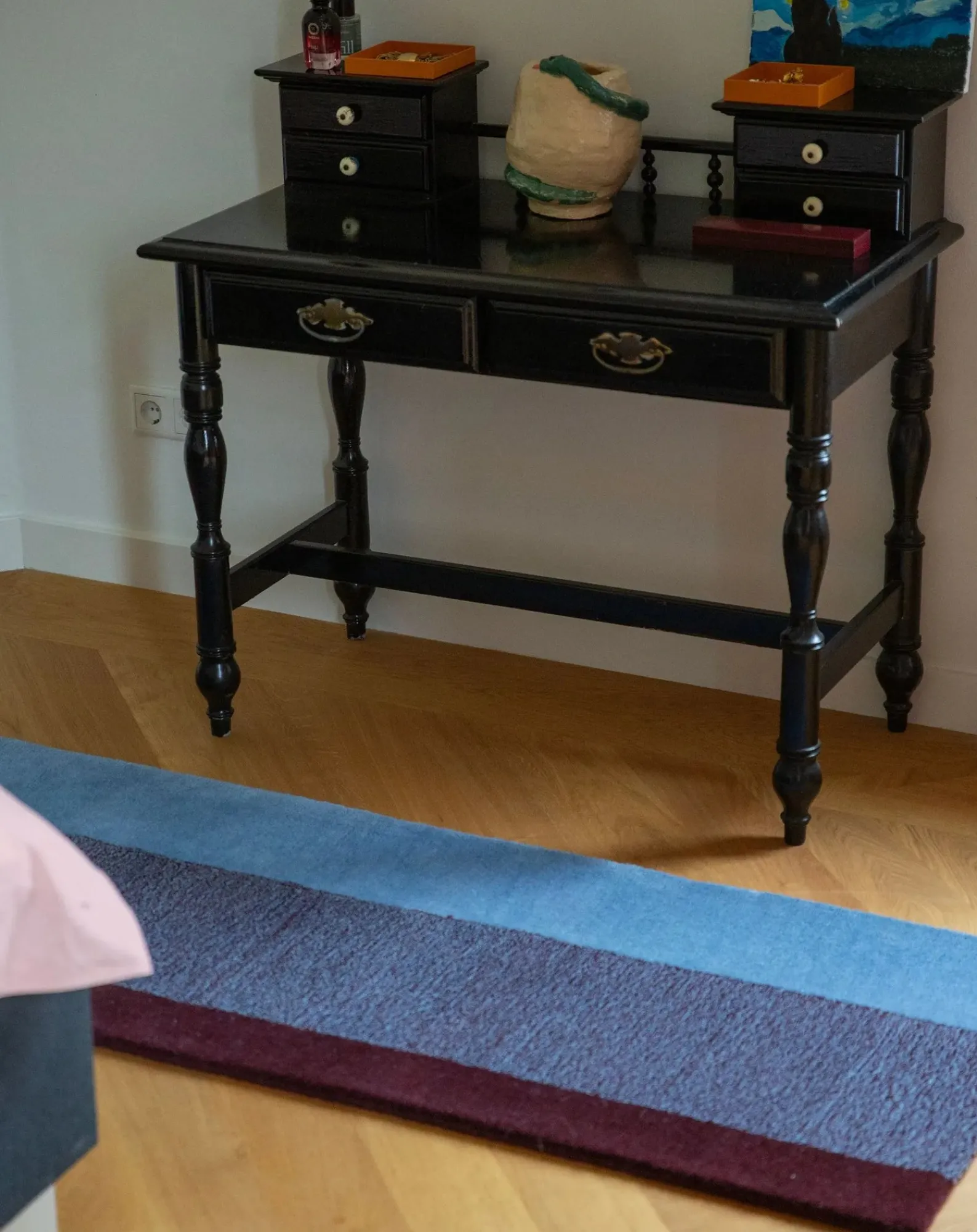 Suite 702 Tapis-Wool carpets Bordeaux