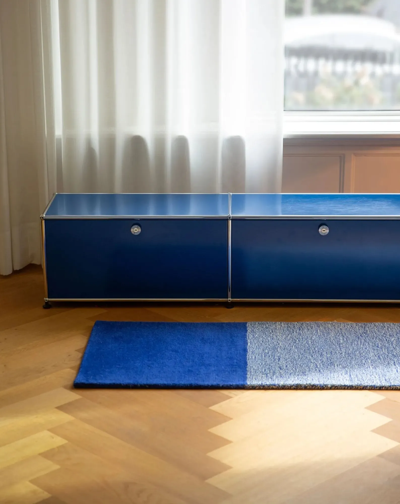 Suite 702 Tapis-Wool carpets Bleu