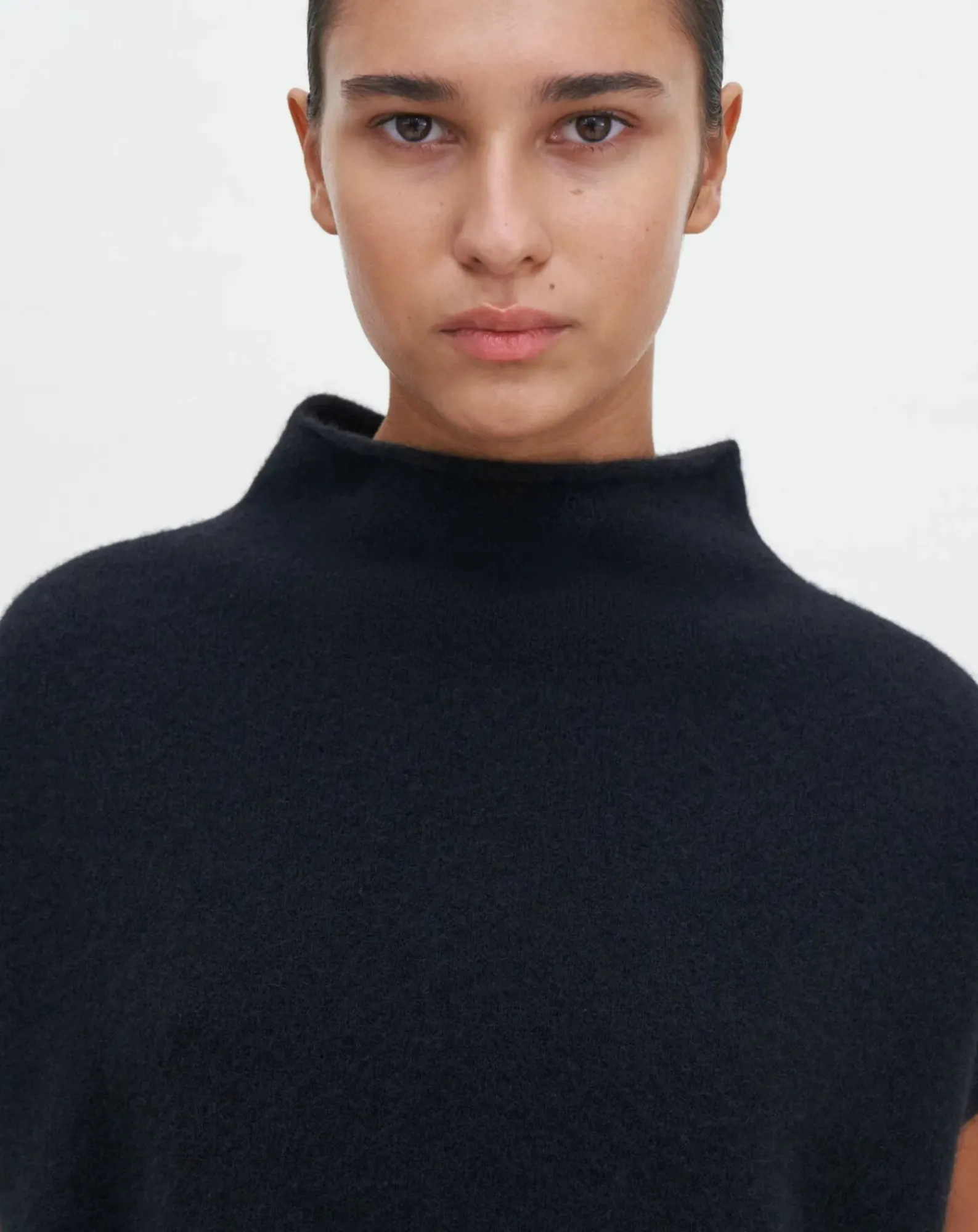 Filippa K Pulls, Gilets-Ximena stand-up collar sweater in Yak wool Noir